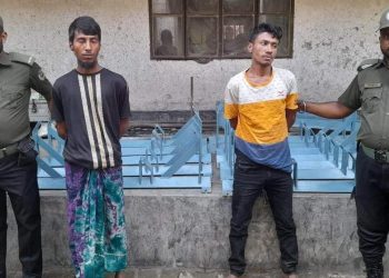 বেনাপোলে আনসার সদস‍্য কর্তৃক দুই চোর আটক