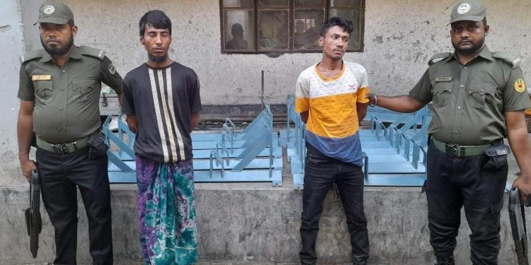 বেনাপোলে আনসার সদস‍্য কর্তৃক দুই চোর আটক