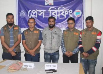 যশোরে রকিবুল হত্যা মামলার আসামী জুয়েল  বিদেশী পিস্তলসহ গ্রেফতার