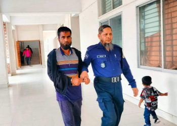 মামলার বাদীকে জেল হাজতে প্রেরণ