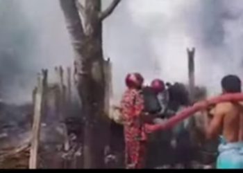 বাঘারপাড়ার রঘুনাথপুরে বসতবাড়ি পুড়ে ছাই