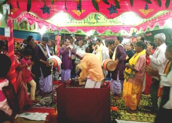 বাঘারপাড়ার আলাদীপুরে যজ্ঞানুষ্ঠানে ভক্তদের ব্যাপক সমারহ