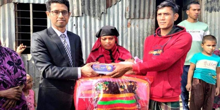 শিশুর জন্ম হলেই উপহার ও মিষ্টি নিয়ে হাজির- ইউএনও