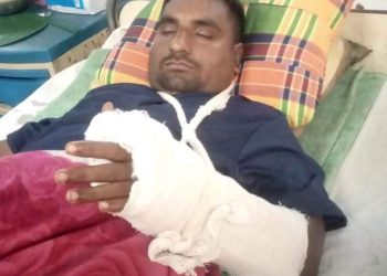 বরের চাচাকে বউভাতের গরু ক্রয়ে না নেওয়ায় সংঘর্ষে আহত ৩