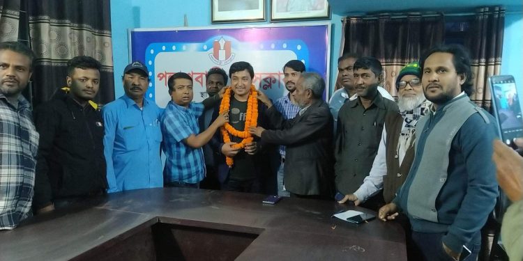 গাইবান্ধার পলাশবাড়ী প্রেসক্লাবের আইন বিষয়ক সম্পাদকে সংবর্ধনা প্রদান