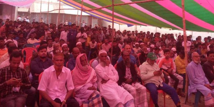 নরসিংদীতে দীর্ঘ শত বছরের পুরাতন টেটা যুদ্ধের অবসান ও শান্তি সমাবেশ অনুষ্ঠিত