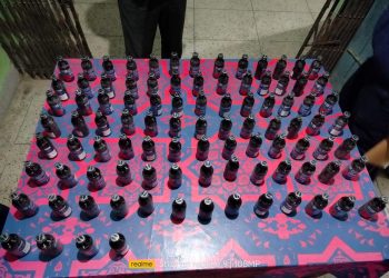 তেঁতুলিয়া উপজেলায় ৯৫ বোতল ফেনসিডিল ও নারীসহ দুই মাদককারবারি আটক