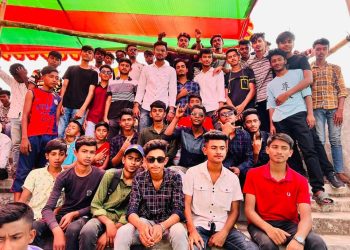 নড়াইল টি টুয়েন্টি সুপার লীগের ফাইনালে জাতীয় দলের খেলোয়াড়দের খেলা দেখতে দর্শকদের ভিড়