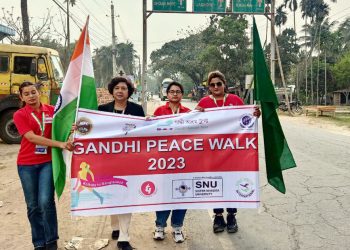 মহাত্মা গান্ধীর অহিংসা শান্তির বাণী ছড়িয়ে দিতে কলকাতা থেকে-৪ নারী