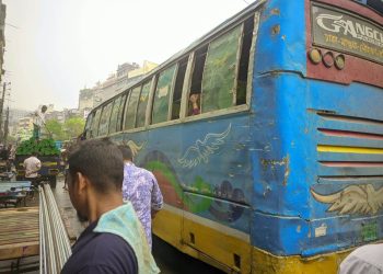 গাংচিল বাসে যাত্রী হয়রানি