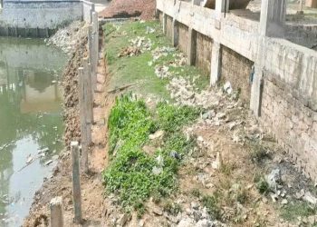 বদলগাছীতে ইউপি চেয়ারম্যানের বিরুদ্ধে জমি দখলের অভিযোগ