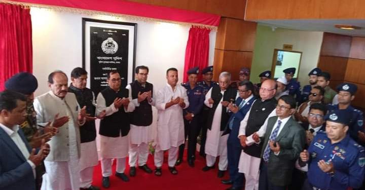 দেশের সব থানা ও পুলিশ সুপারের কার্যালয়কে সর্বাধিক সুবিধা সম্মিলিত ভবনে রূপান্তরিত করা হবে : স্বরাষ্ট্রমন্ত্রী