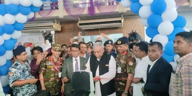 ই-সেবা সরকারের একটি যুগান্তকারী পদক্ষেপ বেনাপোলে স্বরাষ্ট্রমন্ত্রী আসাদুজ্জামান খাঁন কামাল