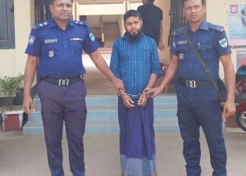 কালীগঞ্জে বিষাক্ত অ্যালকোহল পানে ৩ জনের মৃ’ত্যুর ঘটনায় হোমিও ডাক্তার আটক