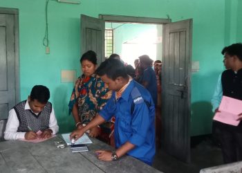 বদলগাছীতে ভিজিডির কার্ড বিতরণে ব্যাপক অনিয়ম