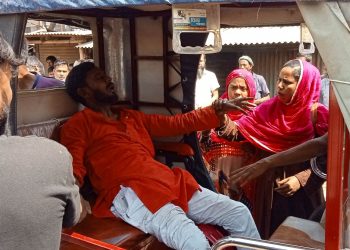 বদলগাছীতে শ্বশুরের সুদের টাকা আদায়ে আ’নেতা জামায়ের মারধর; আহত-১