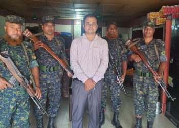 পবিত্র রমযানে দ্রব্যমূল্য নিয়ন্ত্রনে নড়াইলে ৪ ব্যবসা প্রতিষ্ঠানকে ২৩ হাজার টাকা জরিমানা