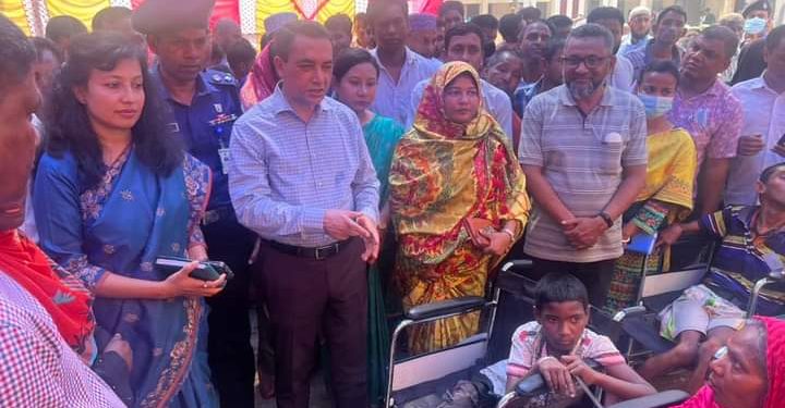 রংপুরে সমাজসেবা অধিদপ্তরের আয়োজনে মতবিনিময় ও চেক বিতরন