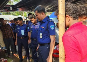 বাজার মনিটরিংয়ে নামলেন বাঁশখালী থানার ওসি কামাল উদ্দীন