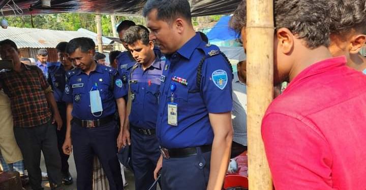 বাজার মনিটরিংয়ে নামলেন বাঁশখালী থানার ওসি কামাল উদ্দীন