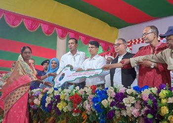 বাগেরহাটে জমিসহ ঘর পেলেন হতদরিদ্র ৬৯৬ ভূমিহীন পরিবার