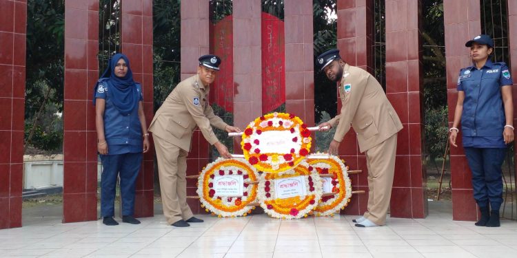 কোটচাঁদপুরে মহান স্বাধীনতা দিবস উপলক্ষে শহীদ মিনারে ফুল দিয়ে শ্রদ্ধাজ্ঞাপন