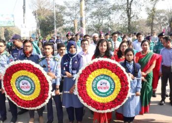 রংপুরে ঐতিহাসিক ৭ই মার্চ উপলক্ষে বঙ্গবন্ধুর প্রতিকৃতিতে পুষ্পস্তবক অর্পণ
