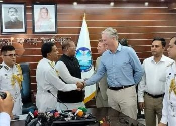 ড্রেজিং কাজ হস্তান্তর অনুষ্ঠানে পায়রা বন্দর চেয়ারম্যান…পায়রা বন্দর দেশের একমাত্র স্মার্ট বন্দর