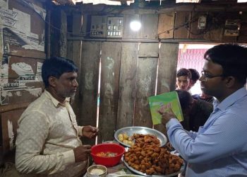 বাঁশখালীতে ভ্রাম‌্যমাণ আদাল‌তে ৫২ হাজার টাকা জ‌রিমানা