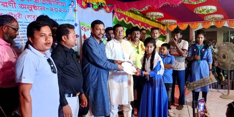 সালথার যোগারদিয়া উচ্চ বিদ্যালয়ে পুরস্কার বিতরণ অনুষ্ঠিত