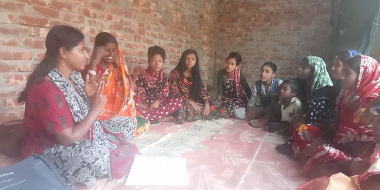 নিয়ামতপুরে গার্লস ব্রিগেড গঠনে পল্লী সমাজ এ বৈঠক অনুষ্ঠিত