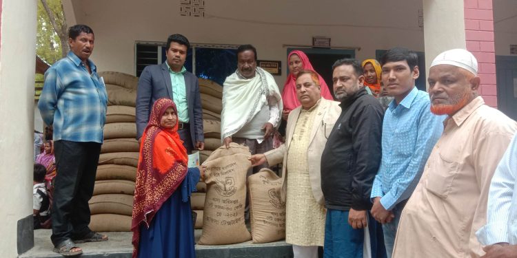 তেতুলিয়া সদর ইউনিয়নে ২০২৩-২৪ এর ভিজিডি কার্ডের চাউল বিতরণের শুভ উদ্বোধন