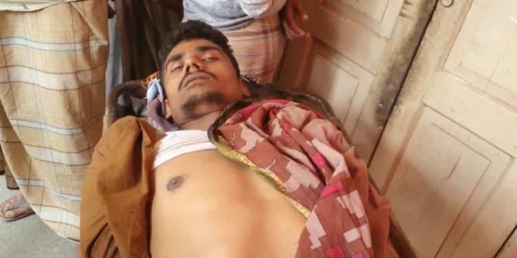 বাঁশখালীতে সালিশি বৈঠকে চাচার কিরিচের কােপে ভাতিজা খুন