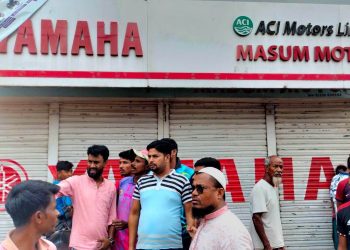 সৈয়দপুরে তুচ্ছ ঘটনাকে কেন্দ্র করে মাসুম মটরস শোরুমে হামলা