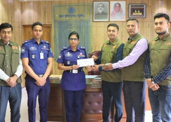 স্বল্প সময়ের মধ্যে খুন মামলার আসামীকে গ্রেফতার করায় আইজিপি অর্থ পুরস্কার পেল নড়াইল জেলা পুলিশ