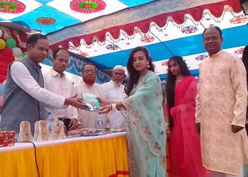 ধামইরহাটে বালিকা উচ্চ বিদ্যালয়ে এসএসসি পরীক্ষার্থী ও অবসরপ্রাপ্ত শিক্ষকদের বিদায় সংবর্ধনা