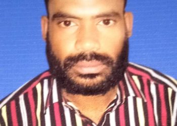 বাঘারপাড়া উপজেলার এক পল্লী গ্রাম তেঘরীর কামাল বাচতে চায়