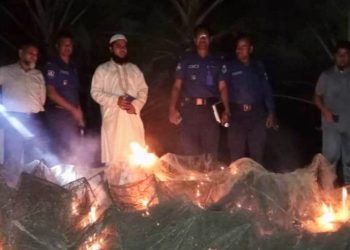 বদলগাছীতে ৫০হাজার টাকার অবৈধ চায়না জাল ধ্বংস