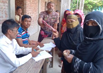 বাঘারপাড়ার জামদিয়া ইউনিয়নে অসহায় গরীব দুঃখীদের মাঝে শাড়ি লুঙ্গি বিতরণ 