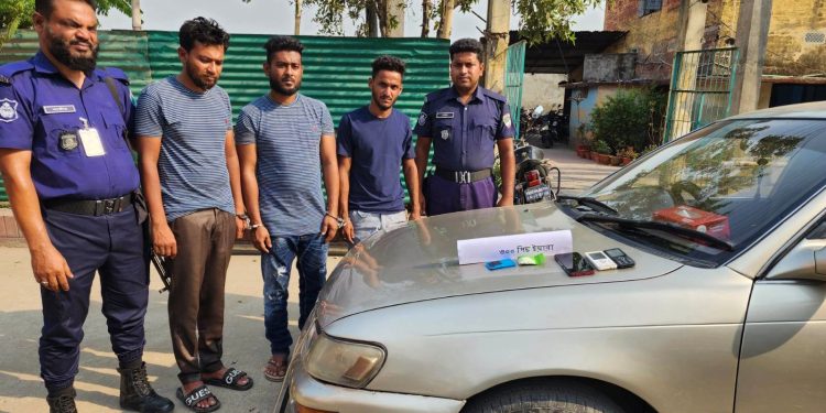 বেনাপোলে ইয়াবাসহ তিন মাদক ব্যবসায়ী আটক