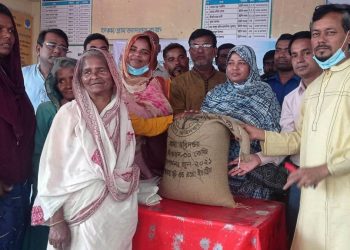 রংপুরে ভিজিএফ’র চাল পাচ্ছে আড়াই লাখের বেশি পরিবার