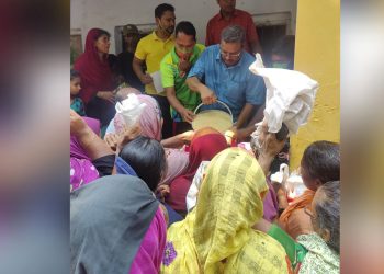 কোটচাঁদপুর পৌর-সভায় ঈদ উপলক্ষে প্রধানমন্ত্রীর উপহার ভিজিএফের চাল বিতরণ