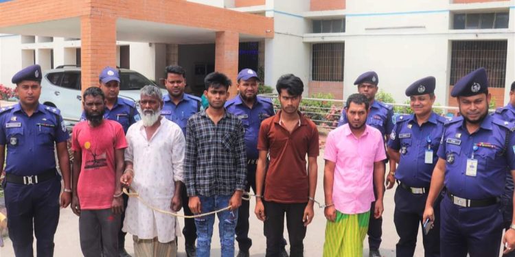 গাইবান্ধায় হত্যা মামলার রহস্য উদঘাটন গ্রেফতার: ৫