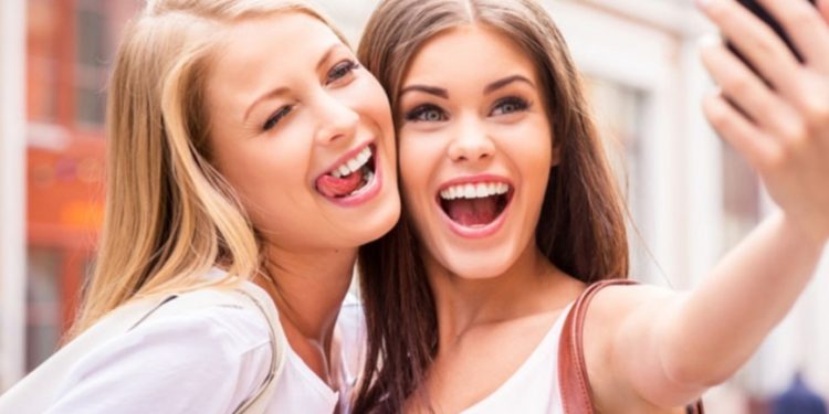 ভাঙ্গায় সেলফি তুলা নিয়ে ৬ গ্রামবাসীর মধ্যে ব্যাপক সংঘর্ষ আহত-৩৫