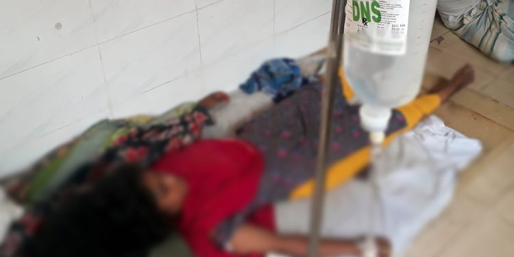 স্বামীর বাড়ীর লোকজনের নির্যাতনে হাসপাতালে ভর্তি খুকী বেগম