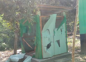 সালথায় দফায় দফায় সংঘর্ষে আহত ২৫: বাড়িঘর ভাঙচুর