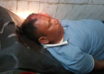 পূর্ব শত্রুতার জের ধরে প্রতিপক্ষেক হামলায় আহত এক রংপুর মেডিকেল ভর্তি।