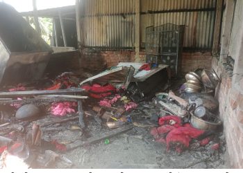 সারিয়াকান্দিতে অগ্নিকান্ডে গরু, ৫টি ছাগলসহ প্রায় ৫ লক্ষাধিক টাকার মালামাল পুড়ে ভস্মিভূত