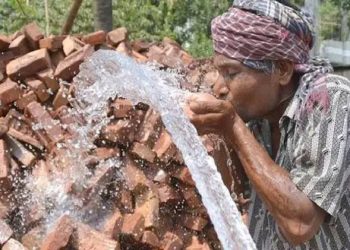 তীব্র গরমে অতিষ্ঠ ভোলার জনজীবন