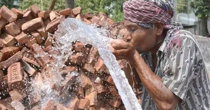 তীব্র গরমে অতিষ্ঠ ভোলার জনজীবন